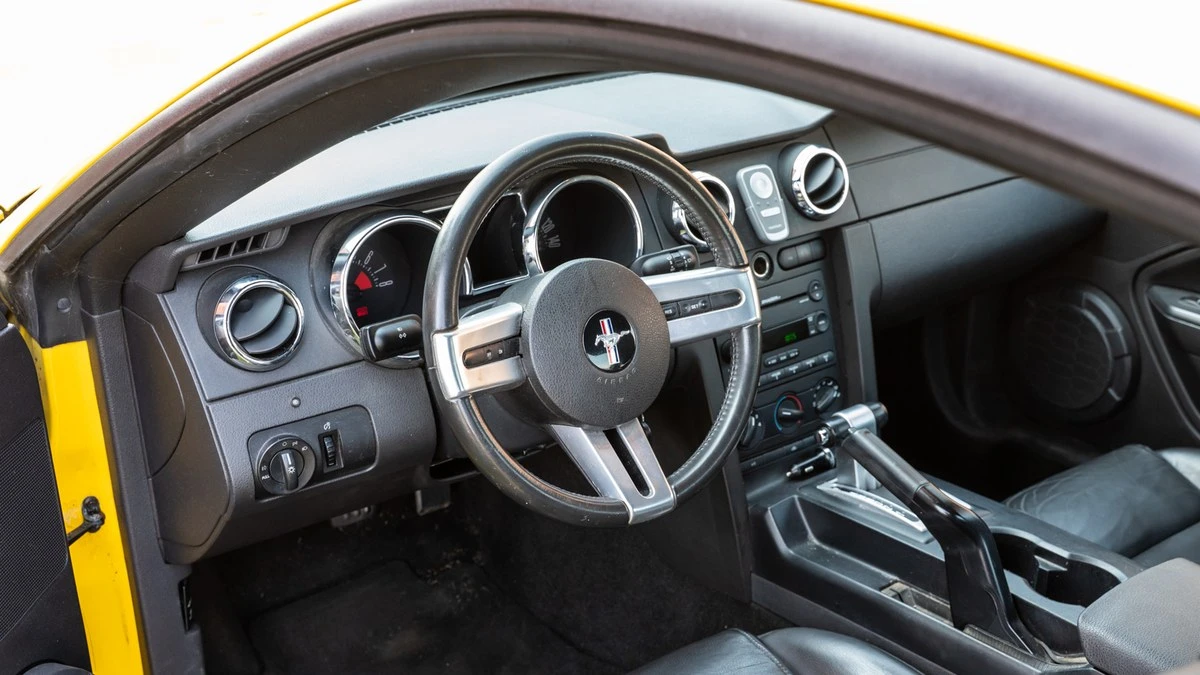 2005 Ford S197 Mustang - Image 13 of 30