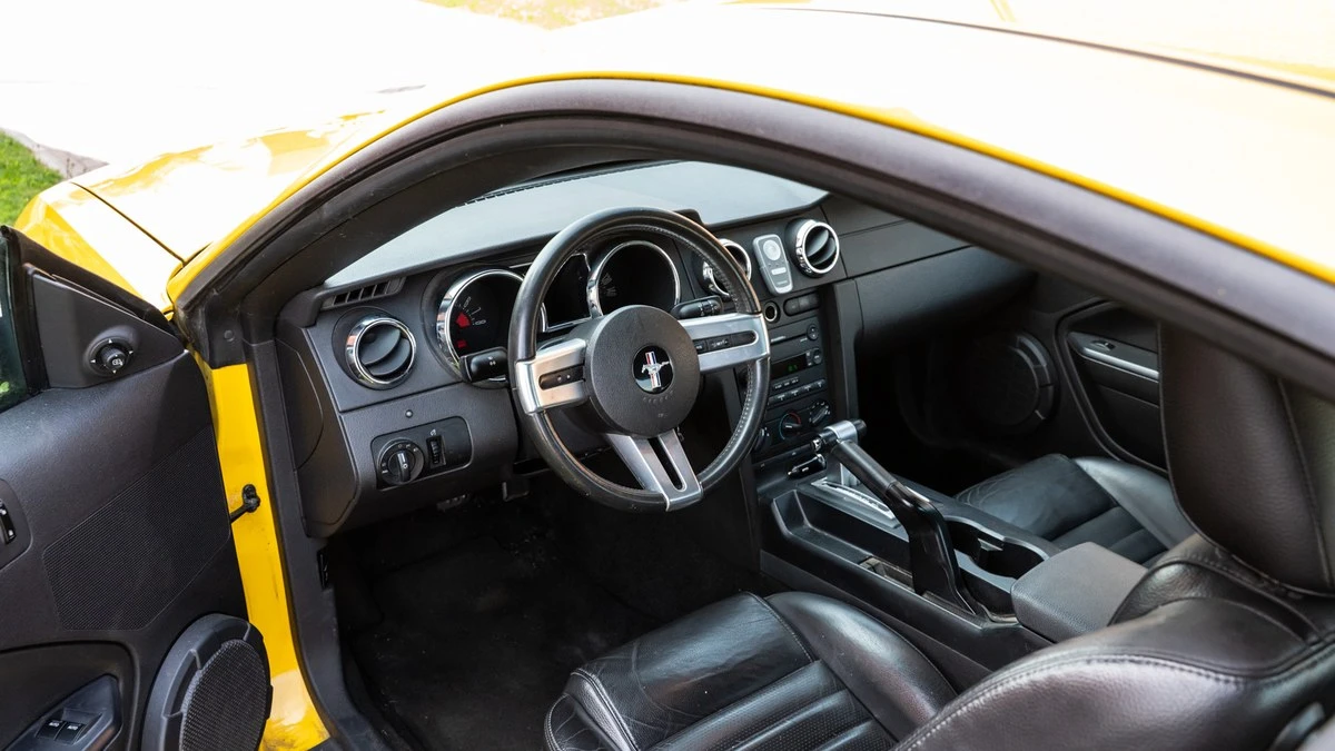 2005 Ford S197 Mustang - Image 14 of 30
