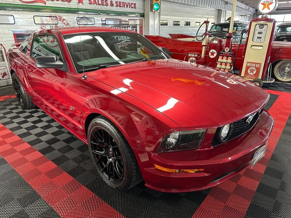 2005 Ford S197 Mustang - Image 2 of 12