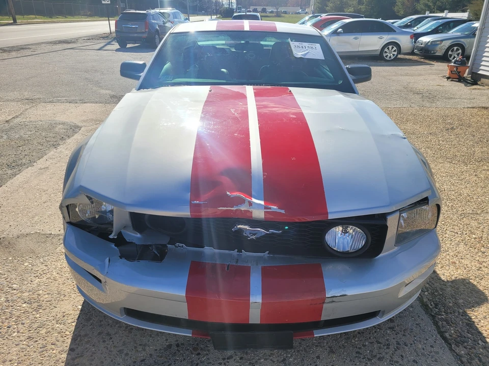 2005 Ford S197 Mustang GT - Image 8 of 31