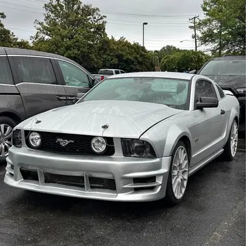 2005 Ford Mustang GT Premium