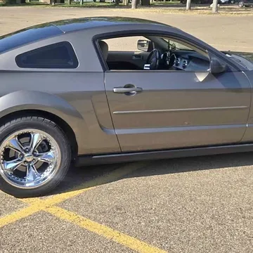 2005 Ford Mustang V6