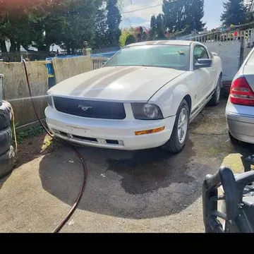 2005 Ford Mustang V6 Coupe