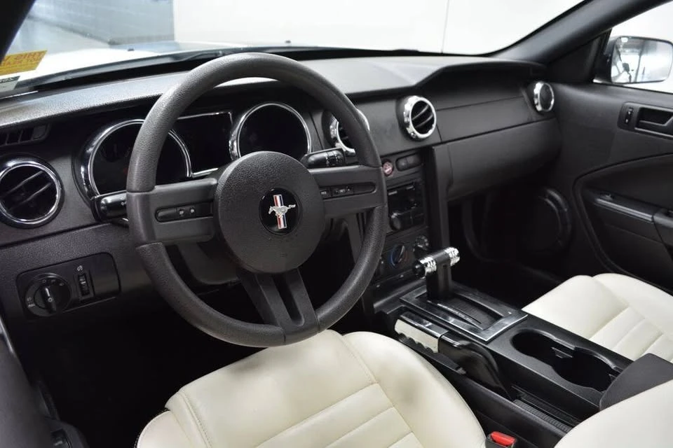 2005 Ford S197 Mustang - Image 10 of 16