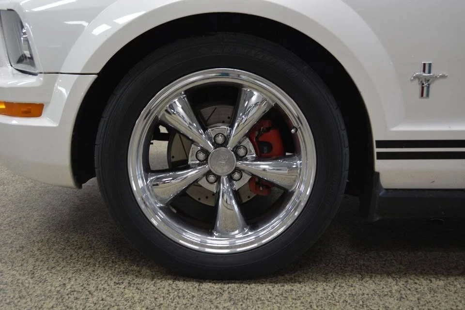 2005 Ford S197 Mustang - Image 11 of 16