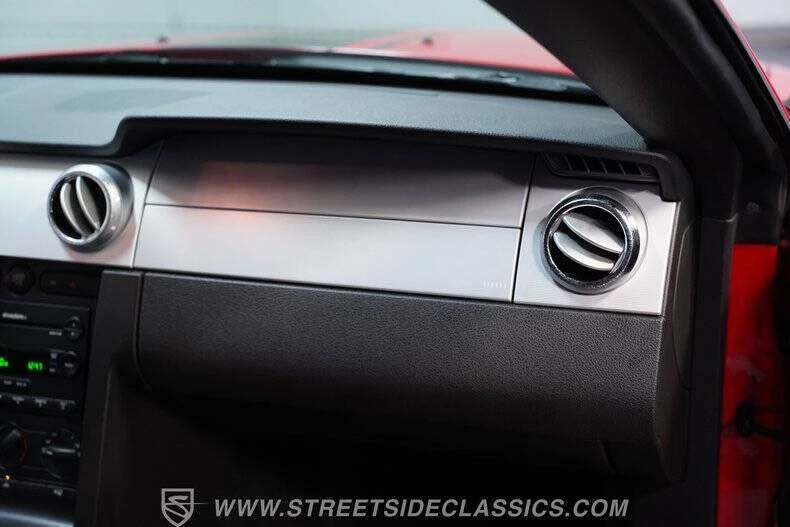 2005 Ford S197 Mustang - Image 8 of 16
