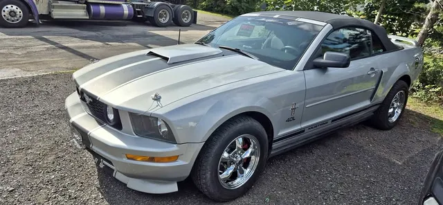 2005 Ford Mustang Coupe