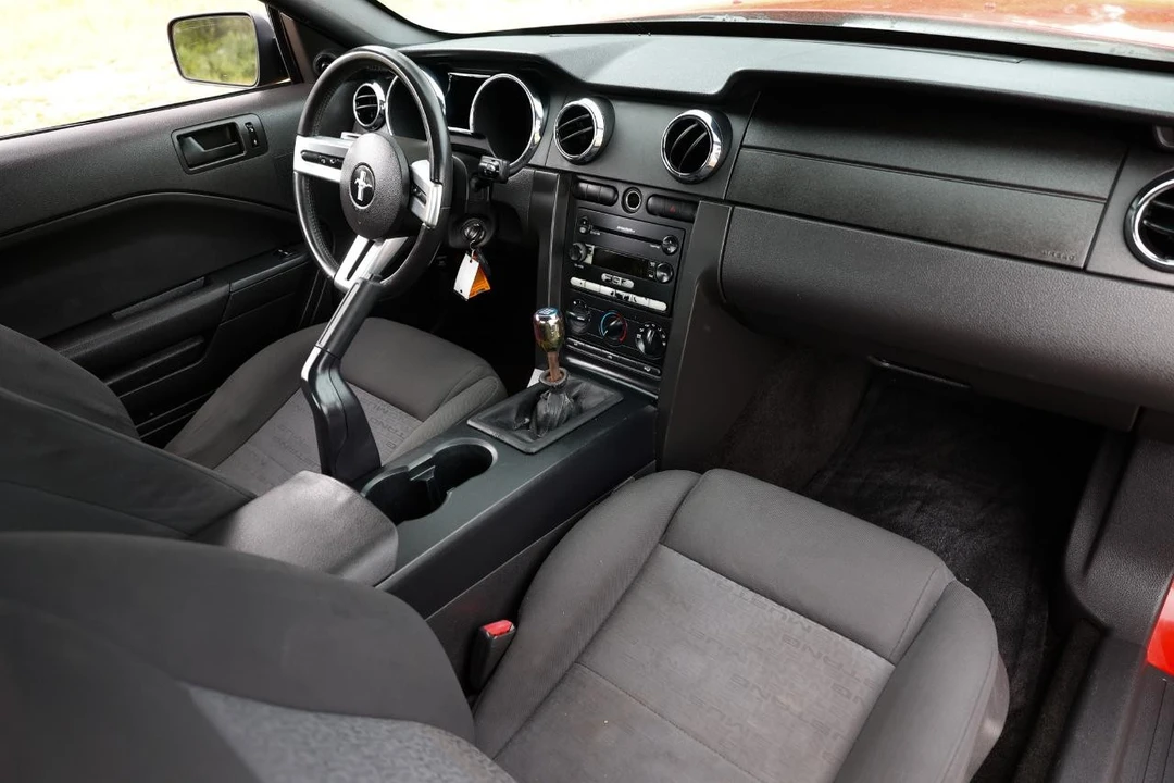 2005 Ford S197 Mustang - Image 16 of 31