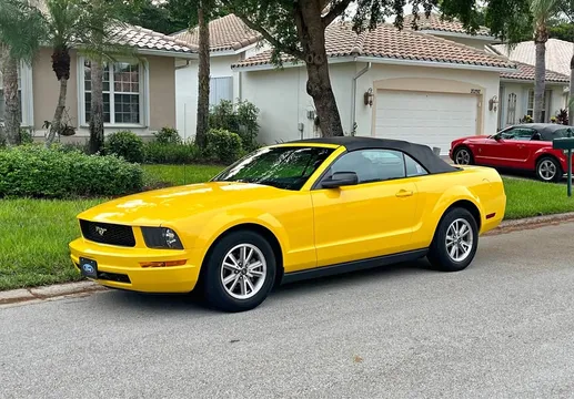 2005 Ford Mustang Premium Convertible 2D