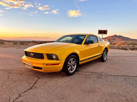 2005 Ford Mustang Premium Coupe 2D