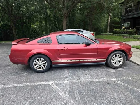 2005 Ford Mustang Premium Coupe 2D