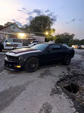 2005 Ford Mustang Premium
