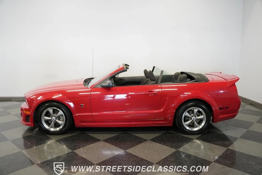 2005 Ford S197 Mustang - Image 11 of 12