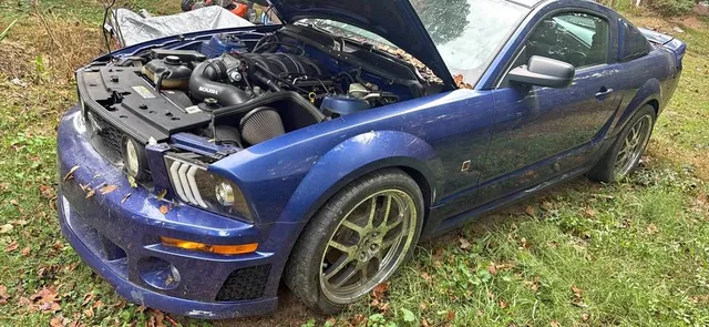2005 Ford Mustang Roush s