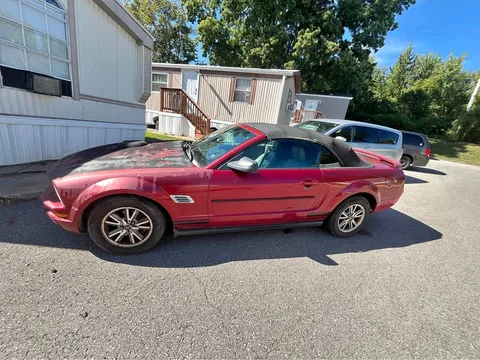 2005 Ford Mustang V6 Convertible 2D