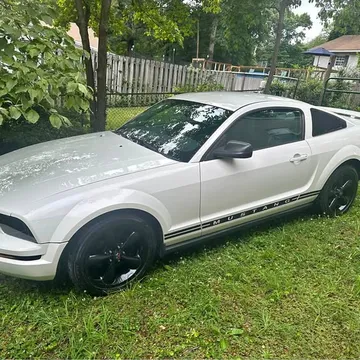 2005 Ford Mustang V6 Coupe