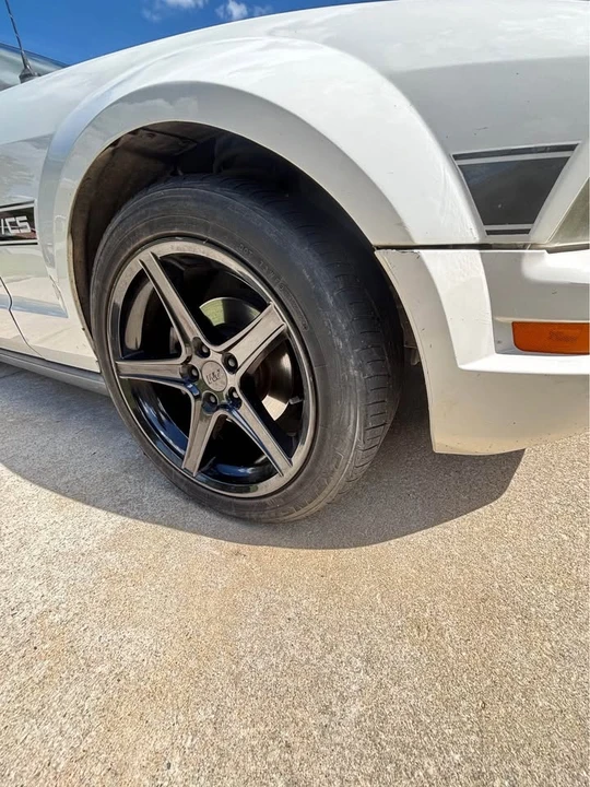 2005 Ford S197 Mustang - Image 2 of 10