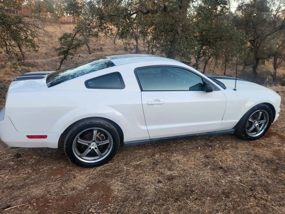 2005 Ford S197 Mustang - Image 2 of 8