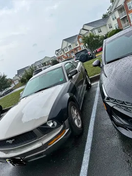 2005 Ford Mustang V6 Coupe 2D