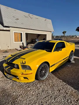 2005 Ford Mustang V6 Coupe 2D