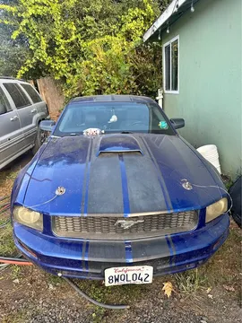 2005 Ford Mustang V6 Coupe 2D