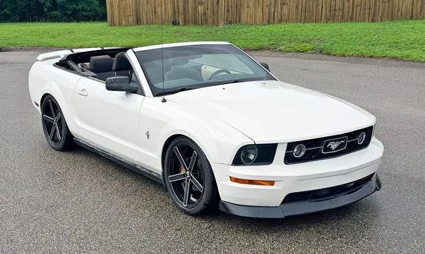 2005 Ford Mustang V6 Manual