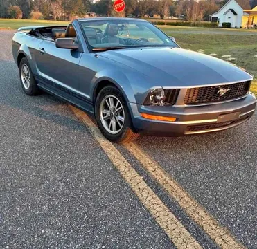 2005 Ford Mustang V6 Premium Convertible 2D