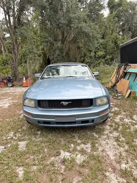 2005 Ford Mustang V6 Premium Convertible 2D