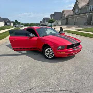 2005 Ford Mustang V6 Premium Coupe 2D