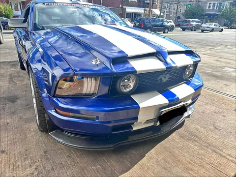 2005 Ford Mustang V6 Premium Coupe 2D
