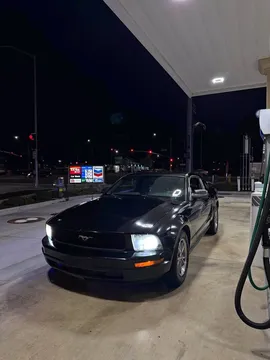 2005 Ford Mustang V6 Premium Coupe 2D