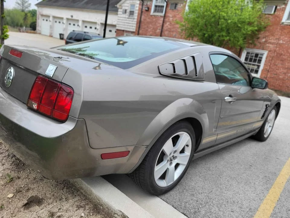 2005 Ford S197 Mustang - Image 5 of 12