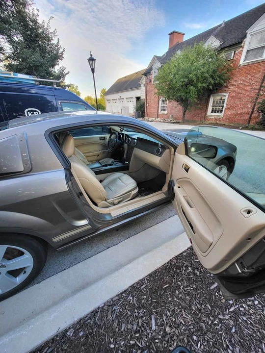 2005 Ford S197 Mustang - Image 11 of 12