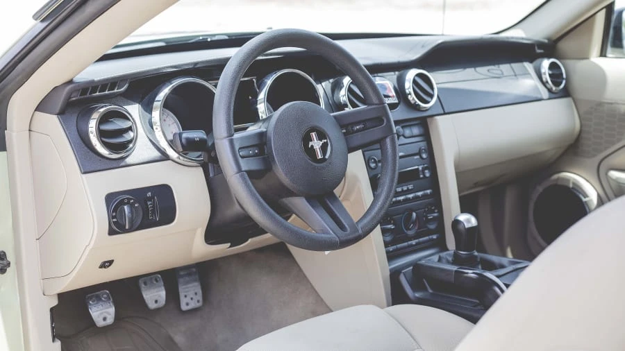 2005 Ford S197 Mustang - Image 3 of 12