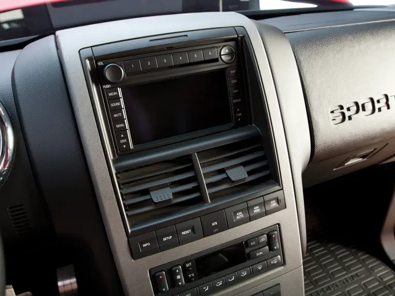 2005 Ford Explorer Sport Trac - Image 15 of 24