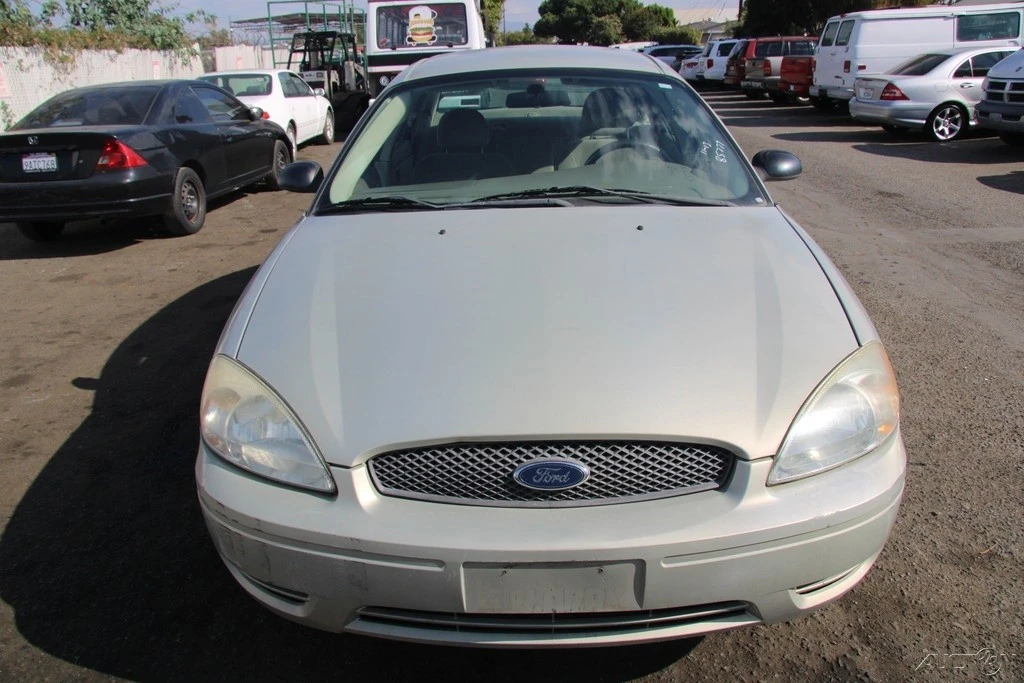 2005 Ford Taurus 4th Gen - Image 9 of 21