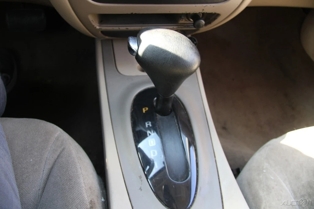 2005 Ford Taurus 4th Gen - Image 17 of 21