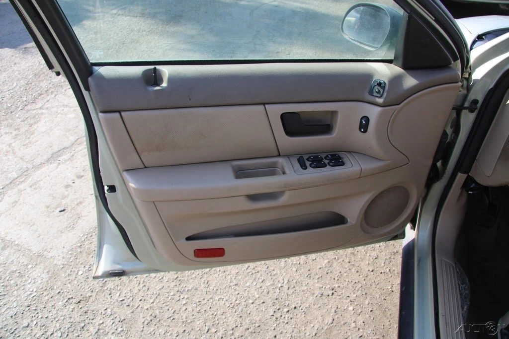 2005 Ford Taurus 4th Gen - Image 11 of 21