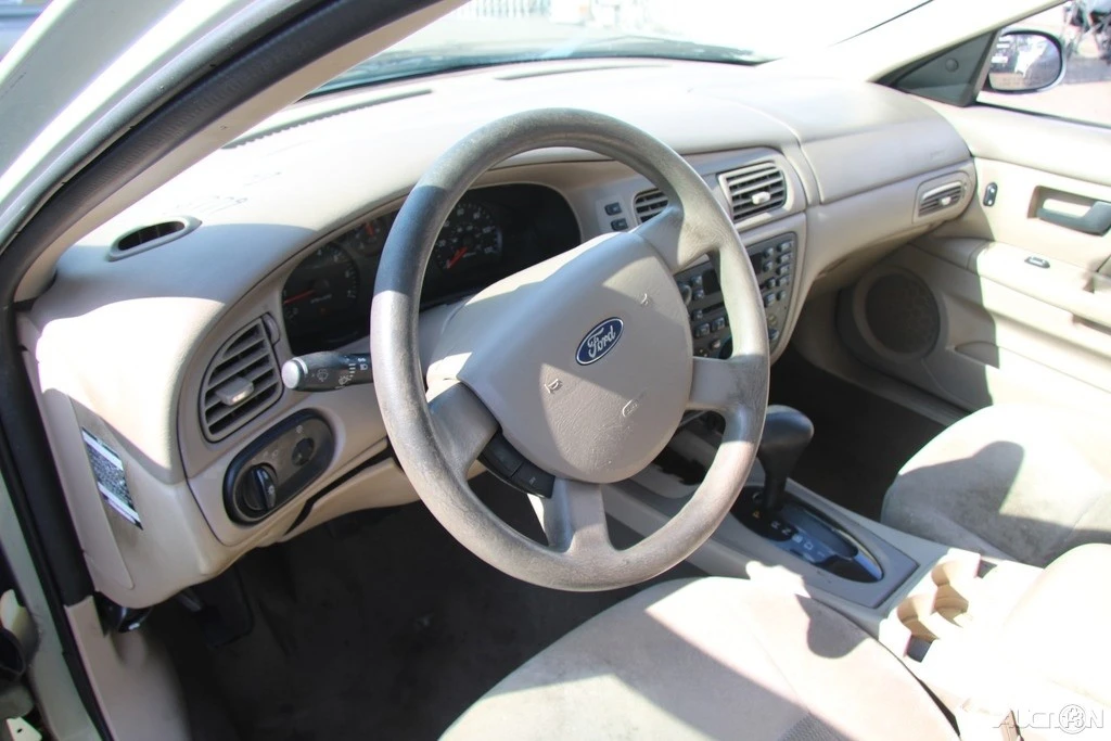 2005 Ford Taurus 4th Gen - Image 13 of 21