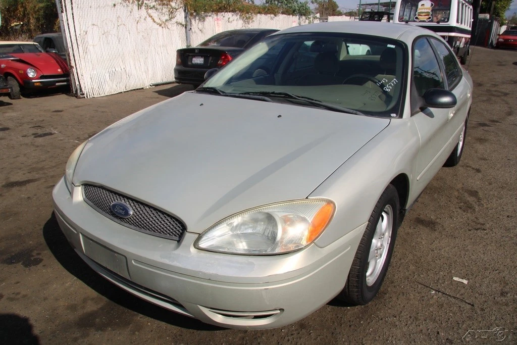 2005 Ford Taurus 4th Gen - Image 2 of 21