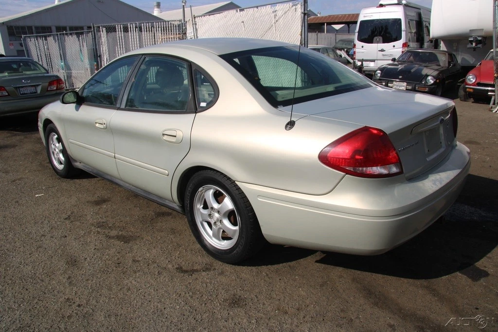 2005 Ford Taurus 4th Gen - Image 4 of 21