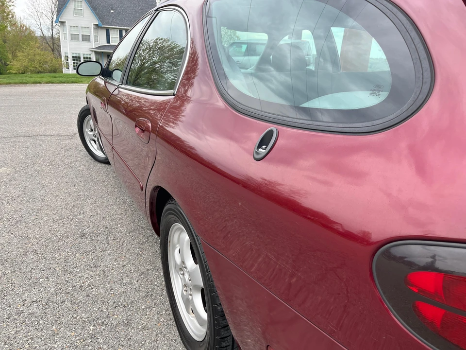 2005 Ford Taurus 4th Gen - Image 20 of 31