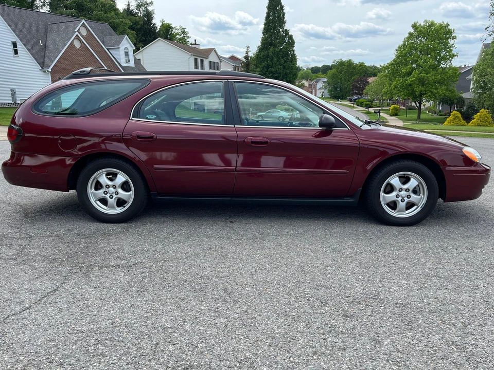 2005 Ford Taurus 4th Gen - Image 14 of 31