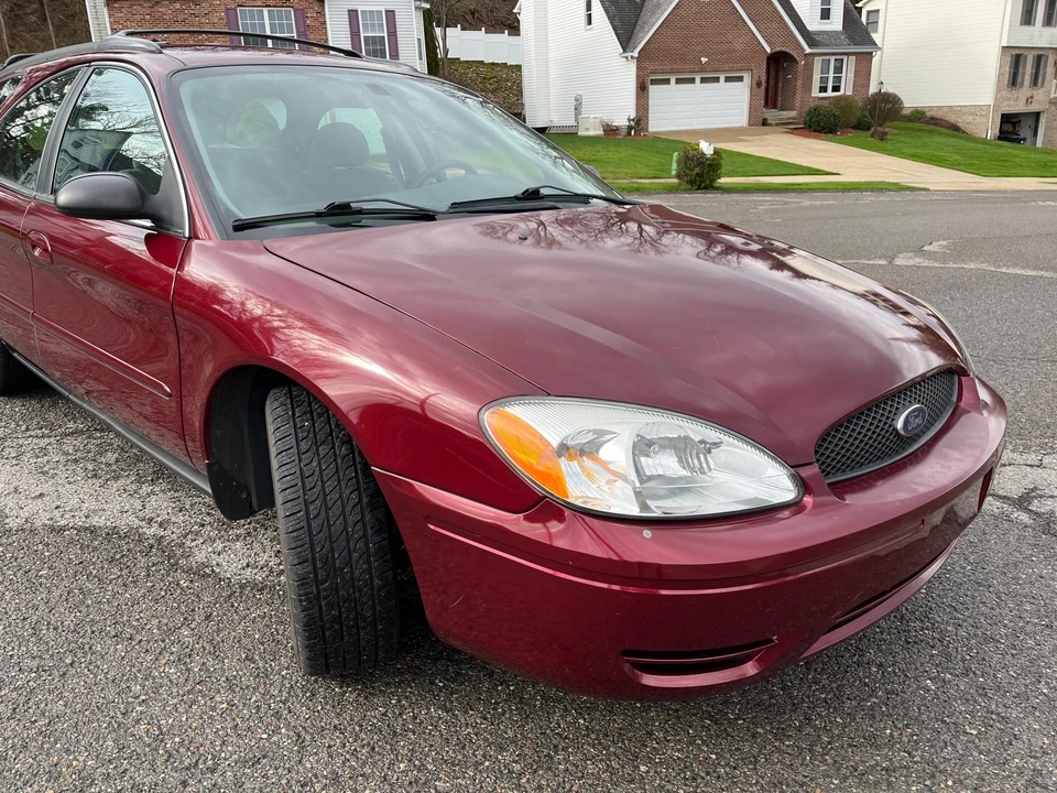 2005 Ford Taurus 4th Gen - Image 15 of 31