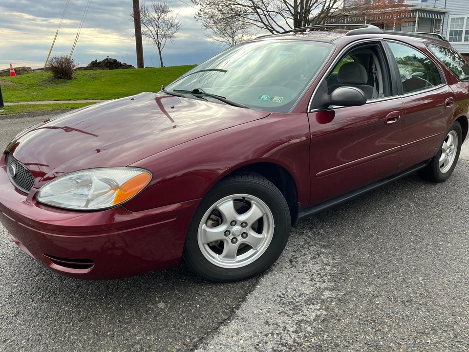 2005 Ford Taurus 4th Gen - Image 9 of 31