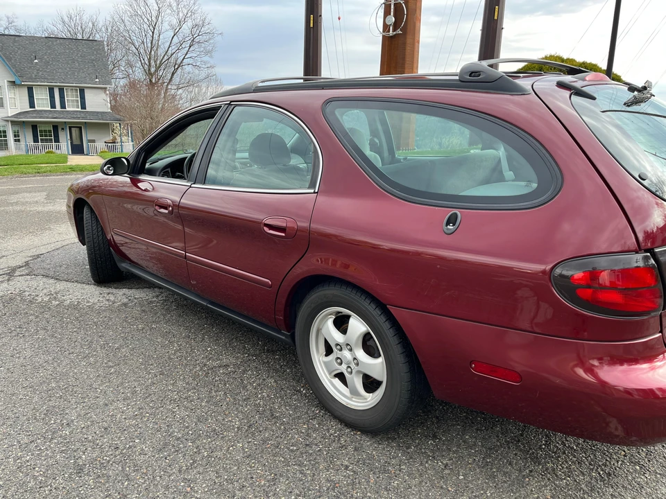 2005 Ford Taurus 4th Gen - Image 11 of 31