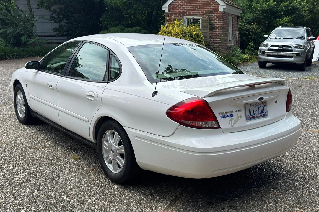 2005 Ford Taurus 4th Gen - Image 4 of 31