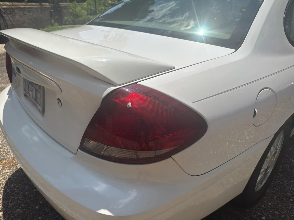 2005 Ford Taurus 4th Gen - Image 26 of 31