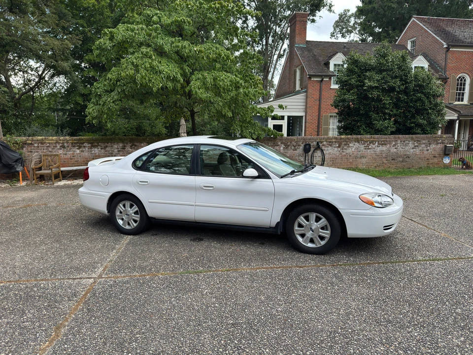 2005 Ford Taurus 4th Gen - Image 20 of 31