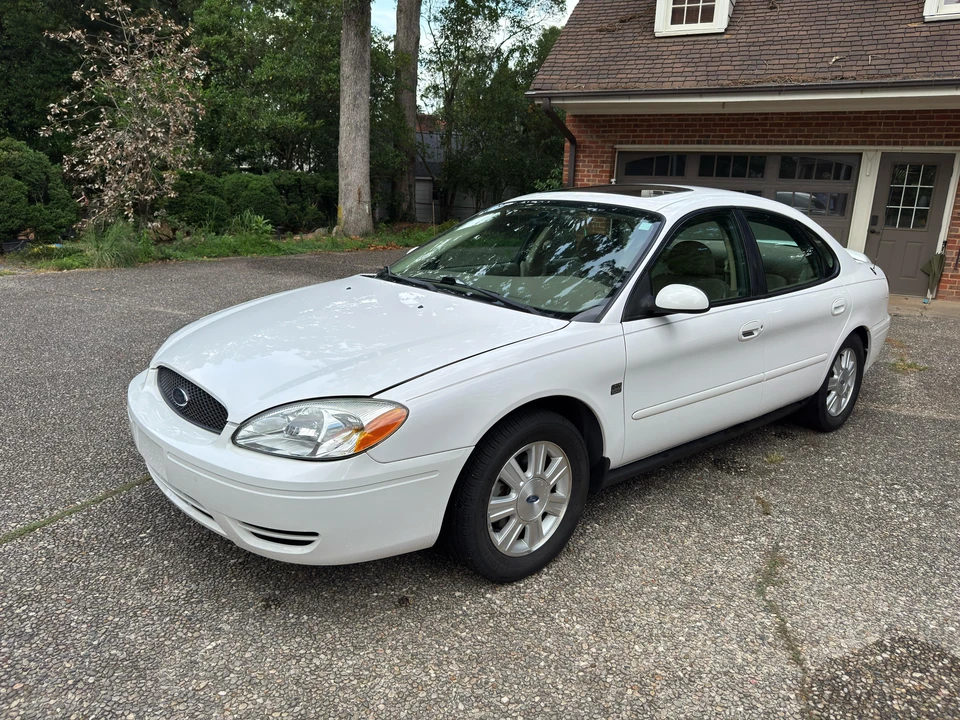 2005 Ford Taurus 4th Gen - Image 11 of 31
